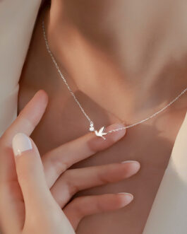 Rhinestones Elegant Cute Swallow Shape Pendant Necklace