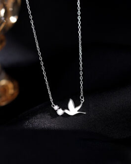 Rhinestones Elegant Cute Swallow Shape Pendant Necklace